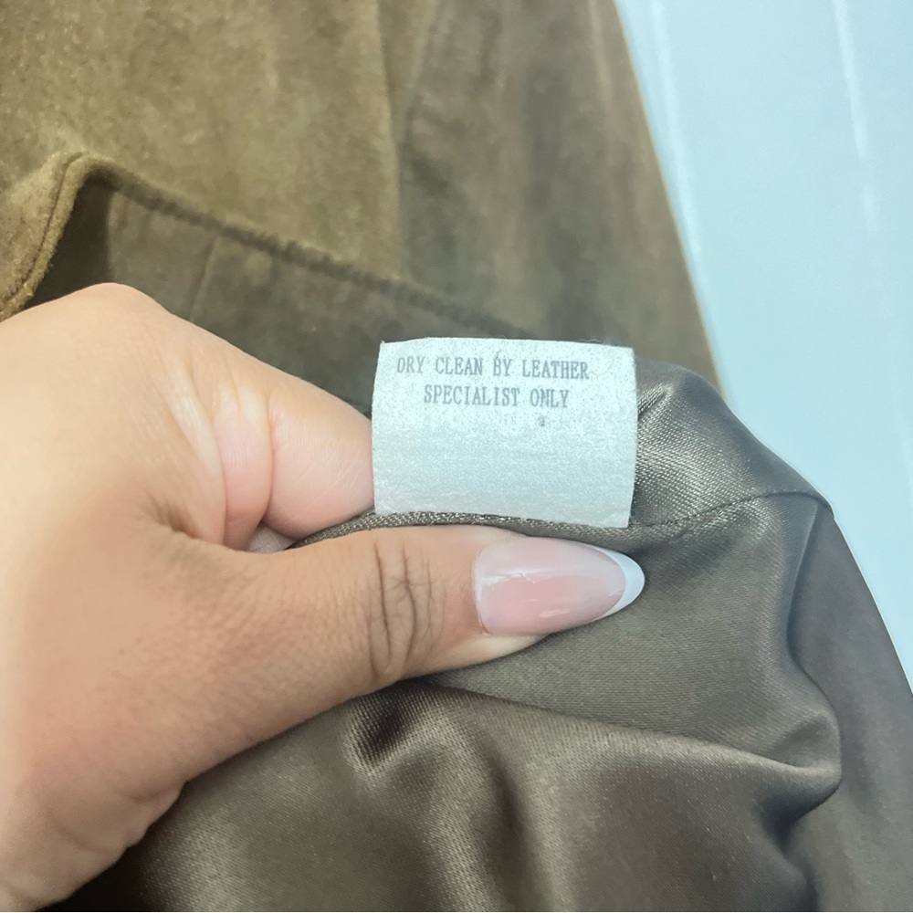Brown suede collarless jacket - Picture 6 of 11